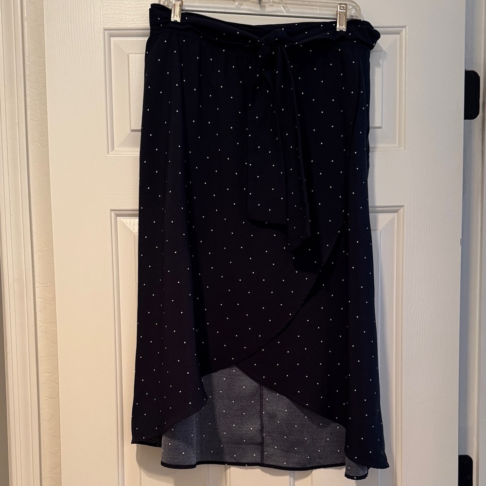 LOFT Navy High-Low Skirt with White Dots